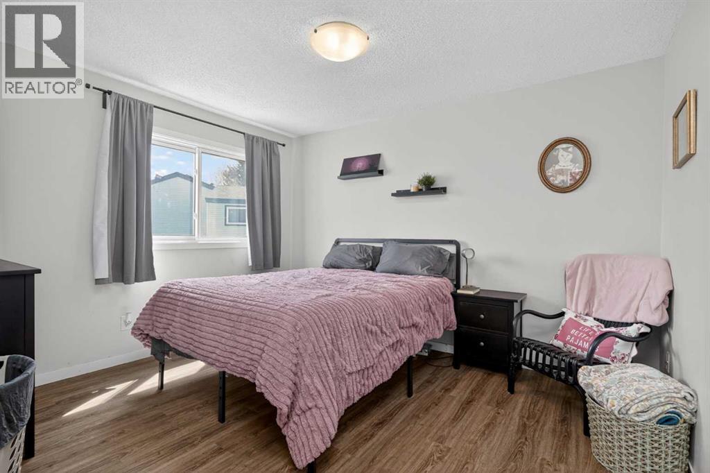 #47 131 Templehill Drive NE - 16