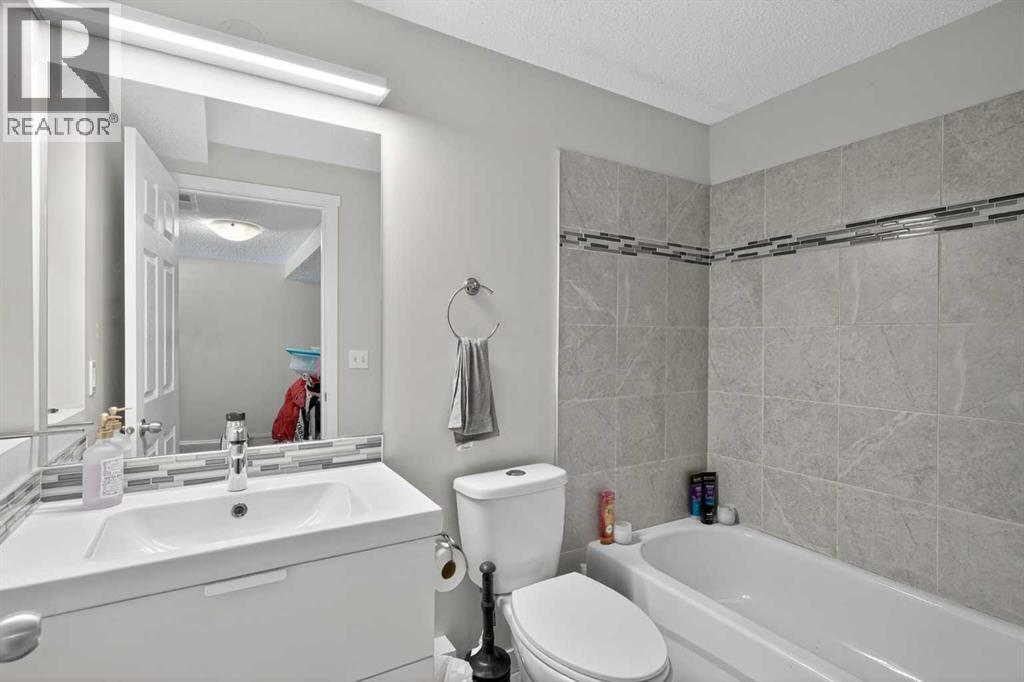 #47 131 Templehill Drive NE - 23