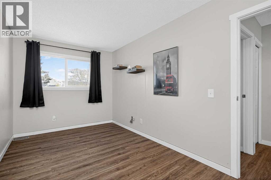 #47 131 Templehill Drive NE - 21