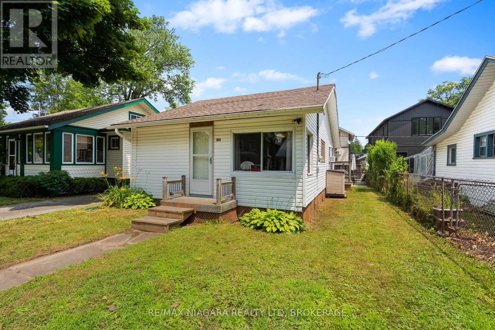 388 ASHWOOD AVENUE - 2