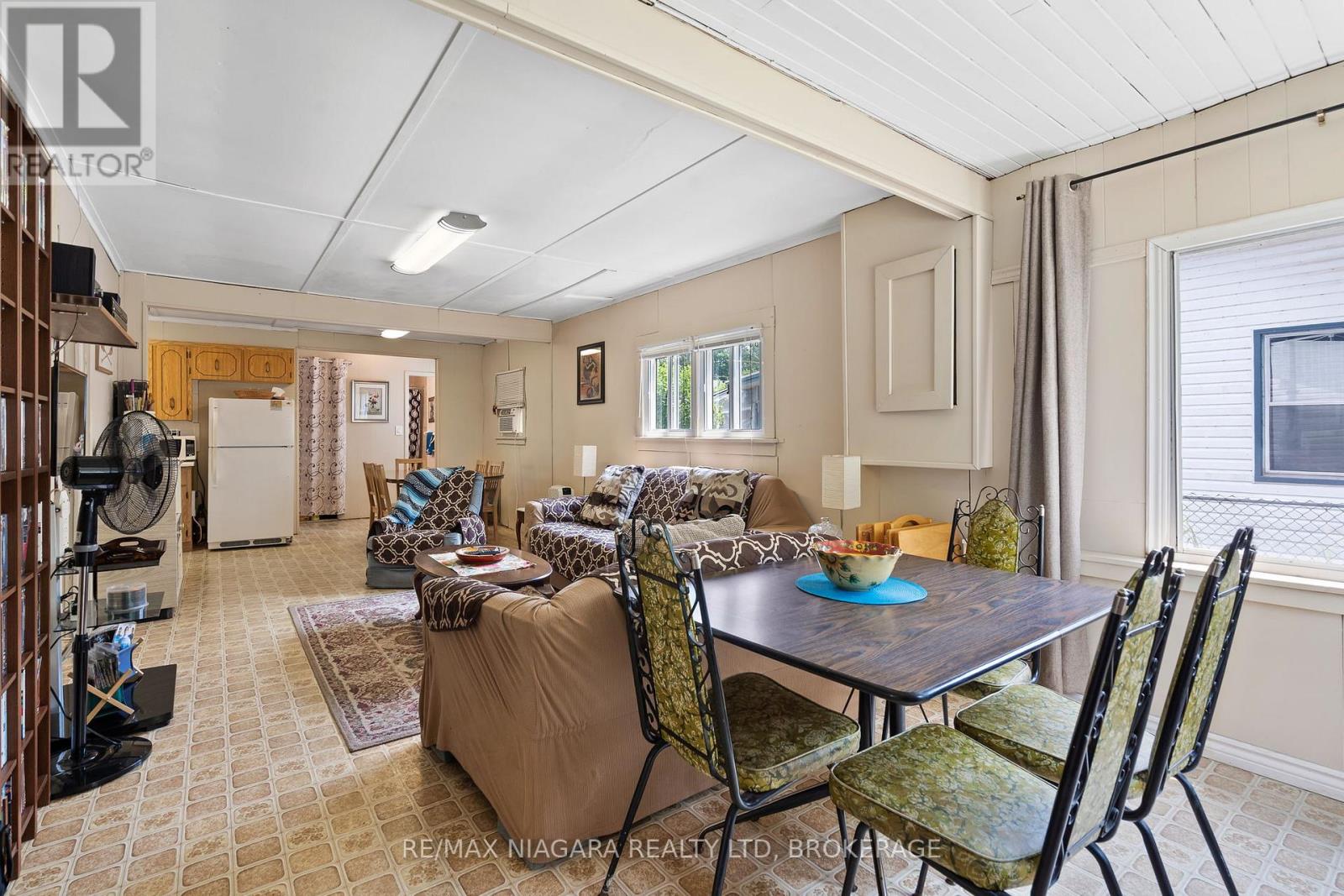388 ASHWOOD AVENUE - 4