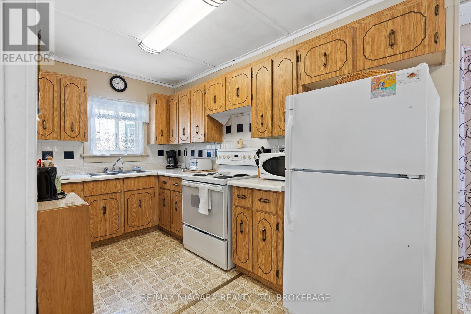 388 ASHWOOD AVENUE - 8