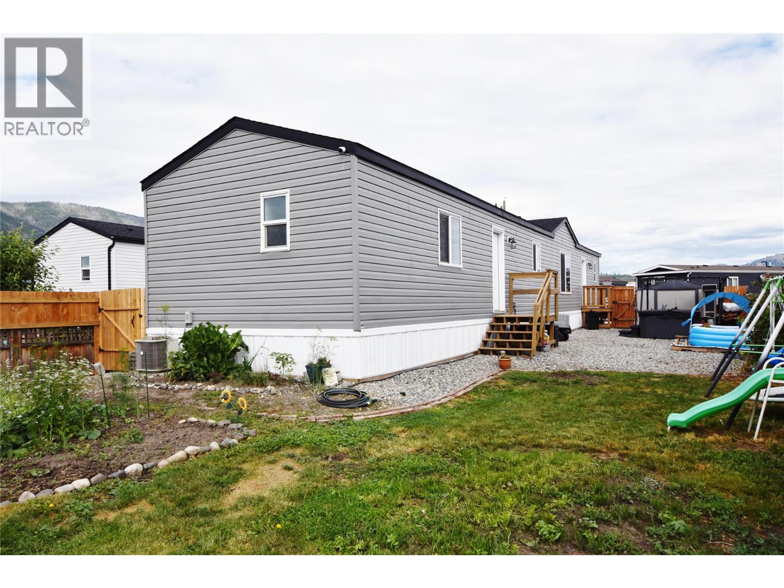 #121 63 Antoine Road - 37