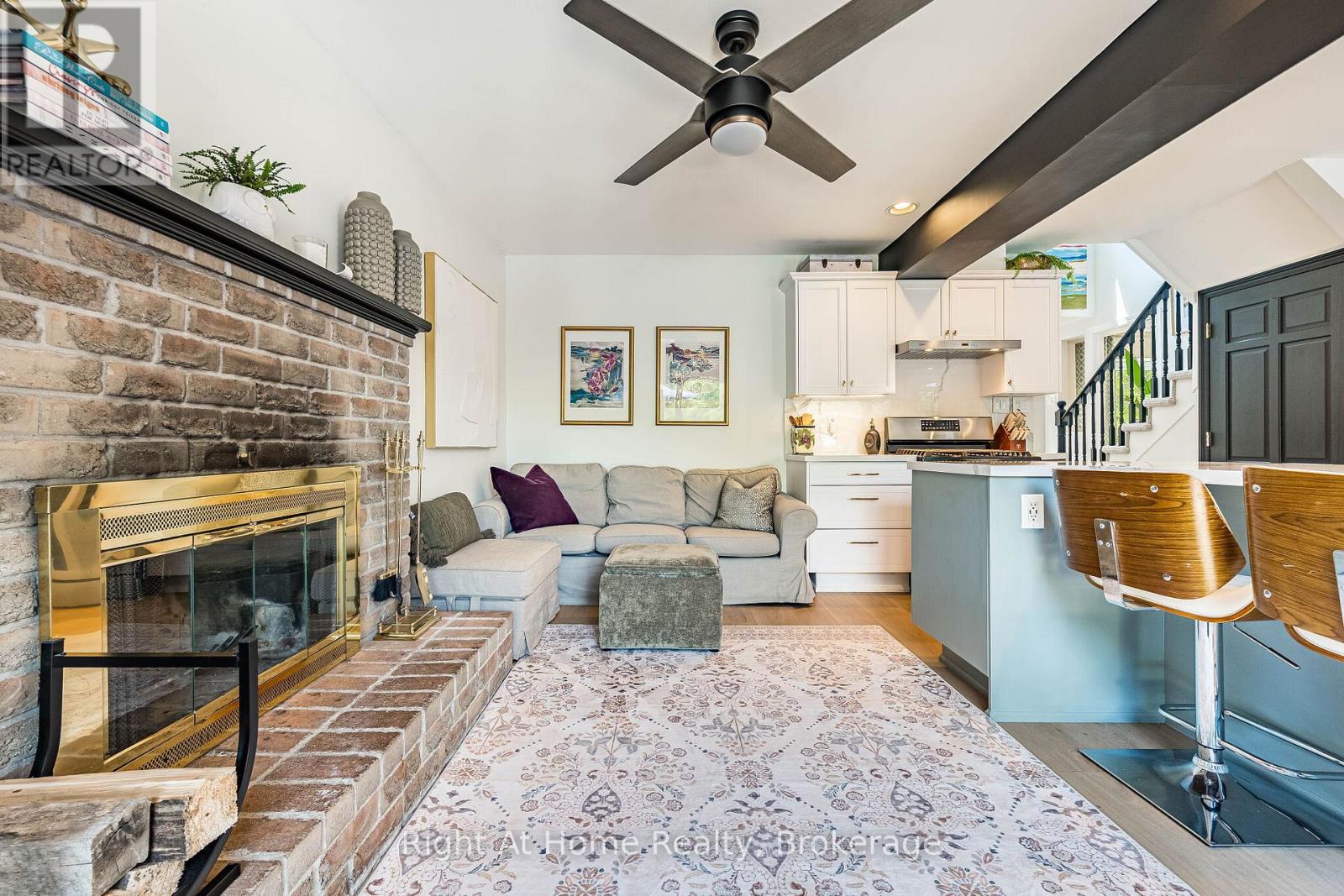 3287 VICTORIA STREET - Image 19