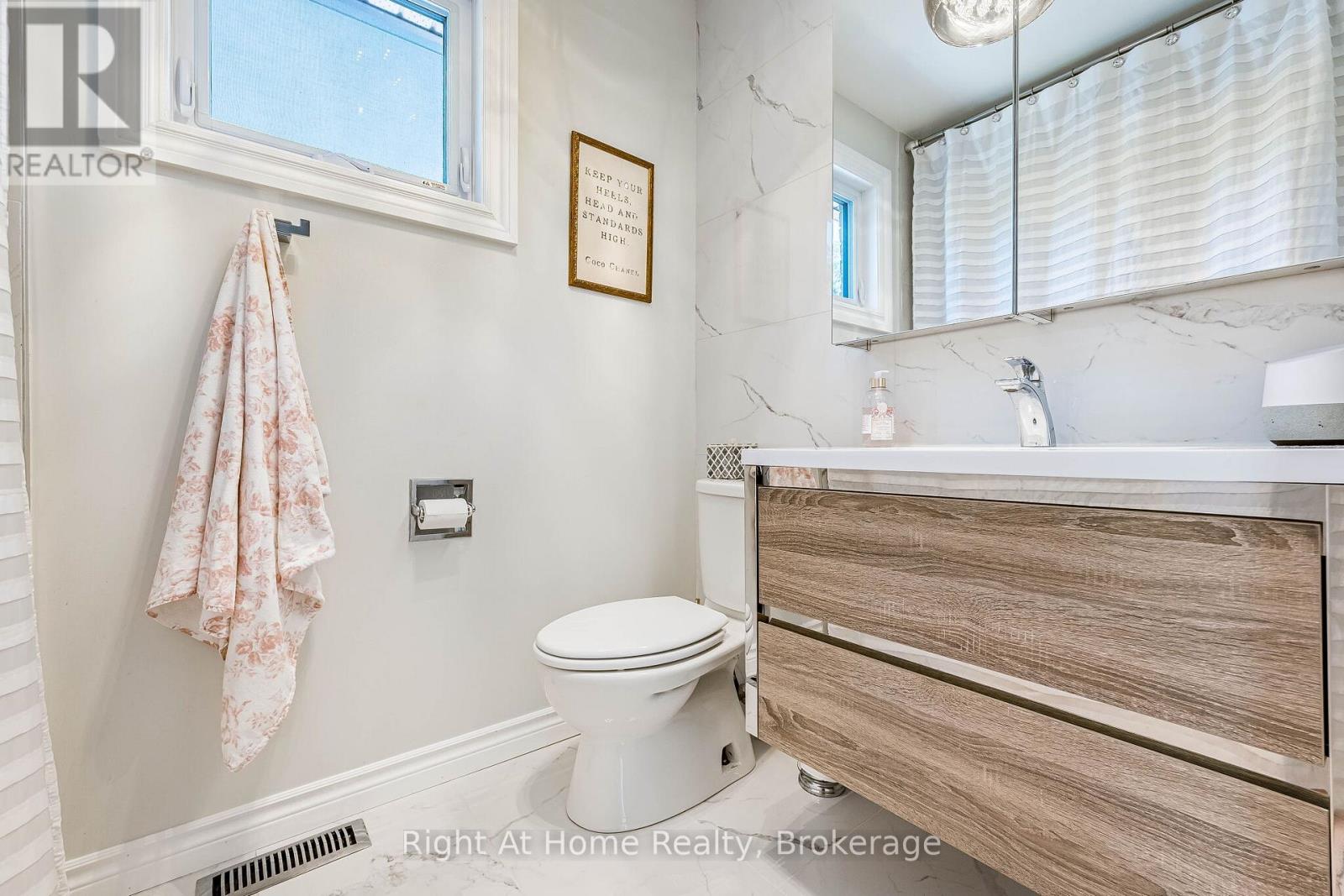 3287 VICTORIA STREET - Image 26