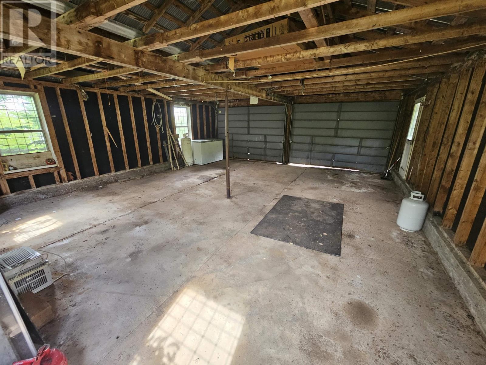 9902 204 Highway - 33