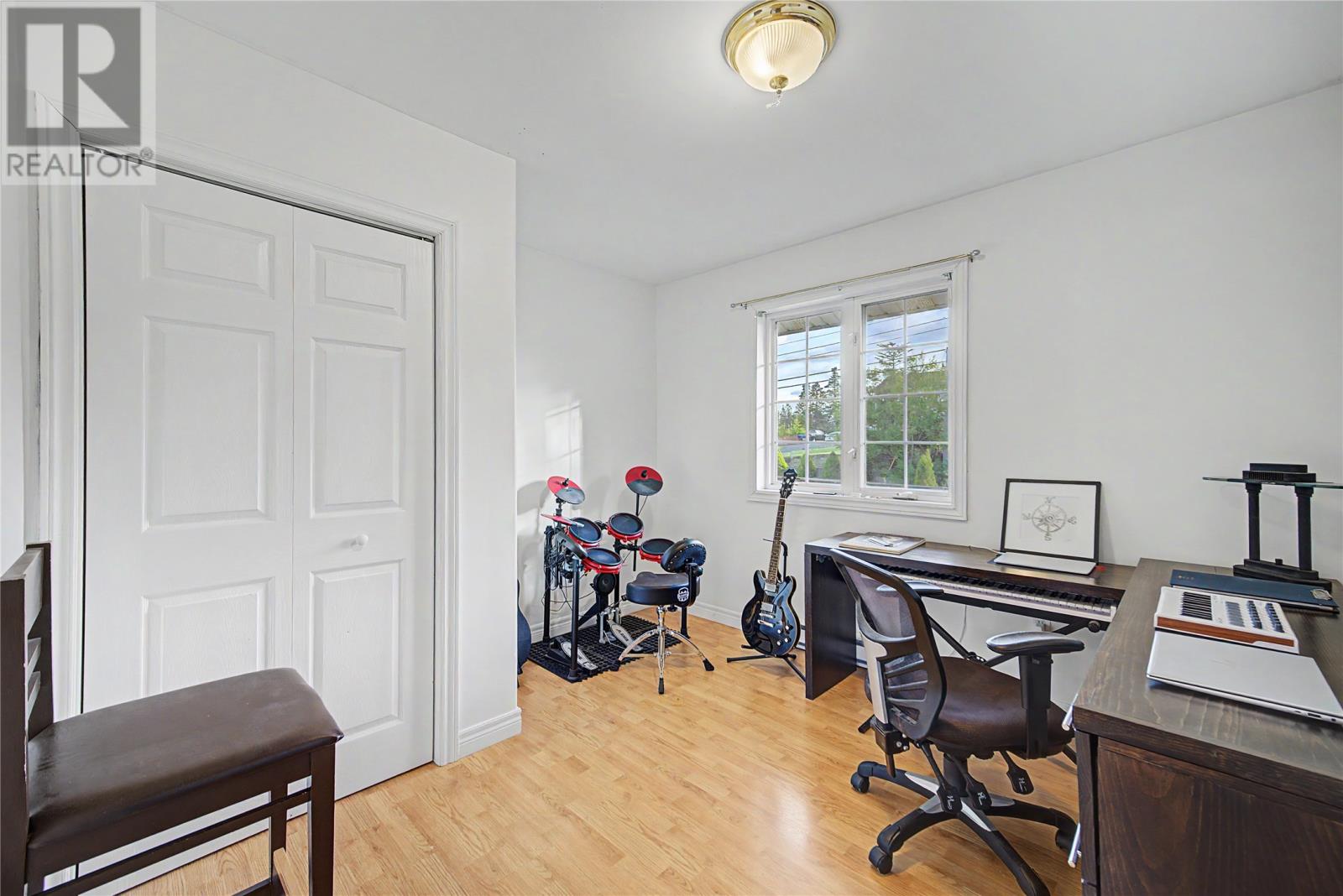 24 Peter's Place - 13