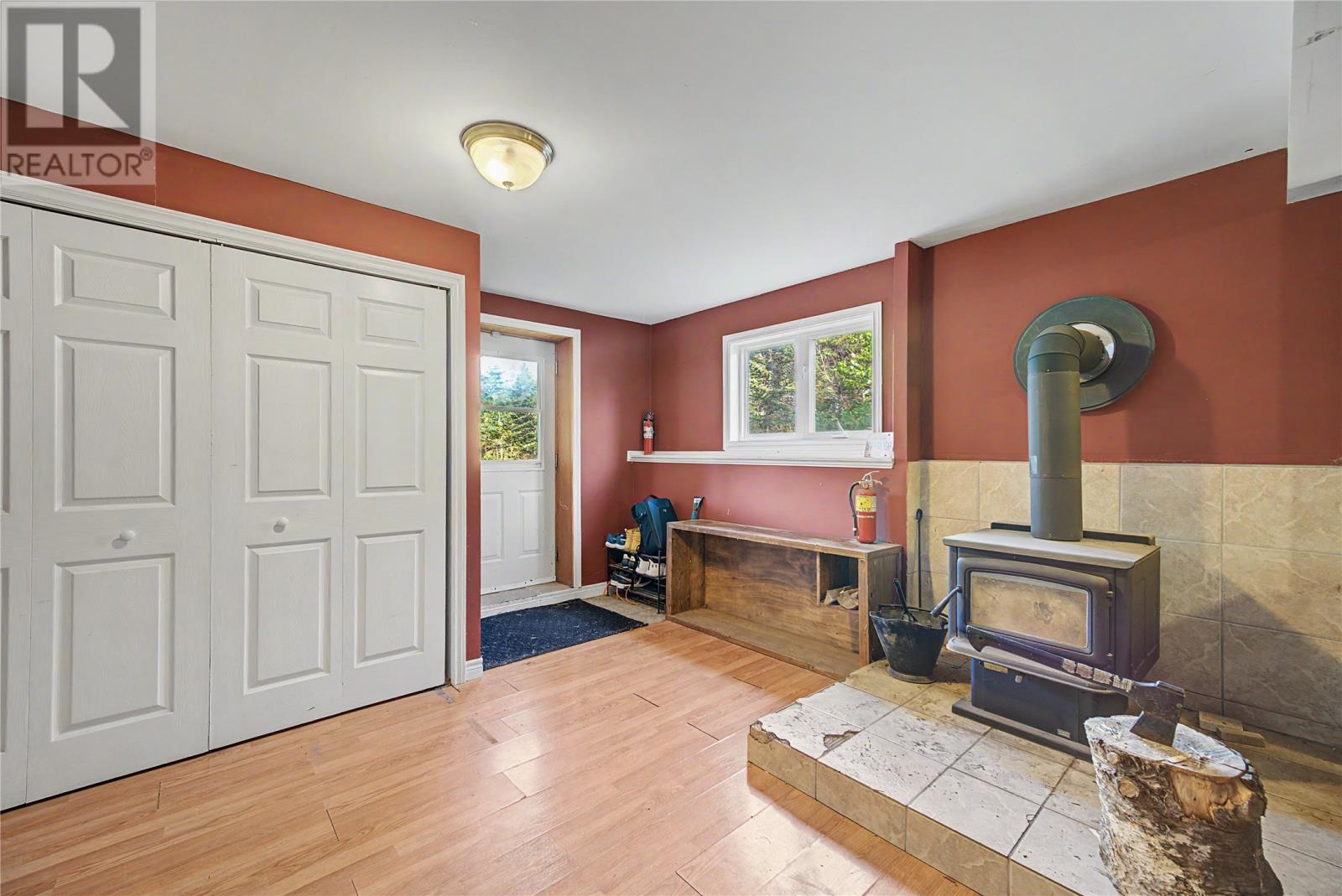 24 Peter's Place - 23