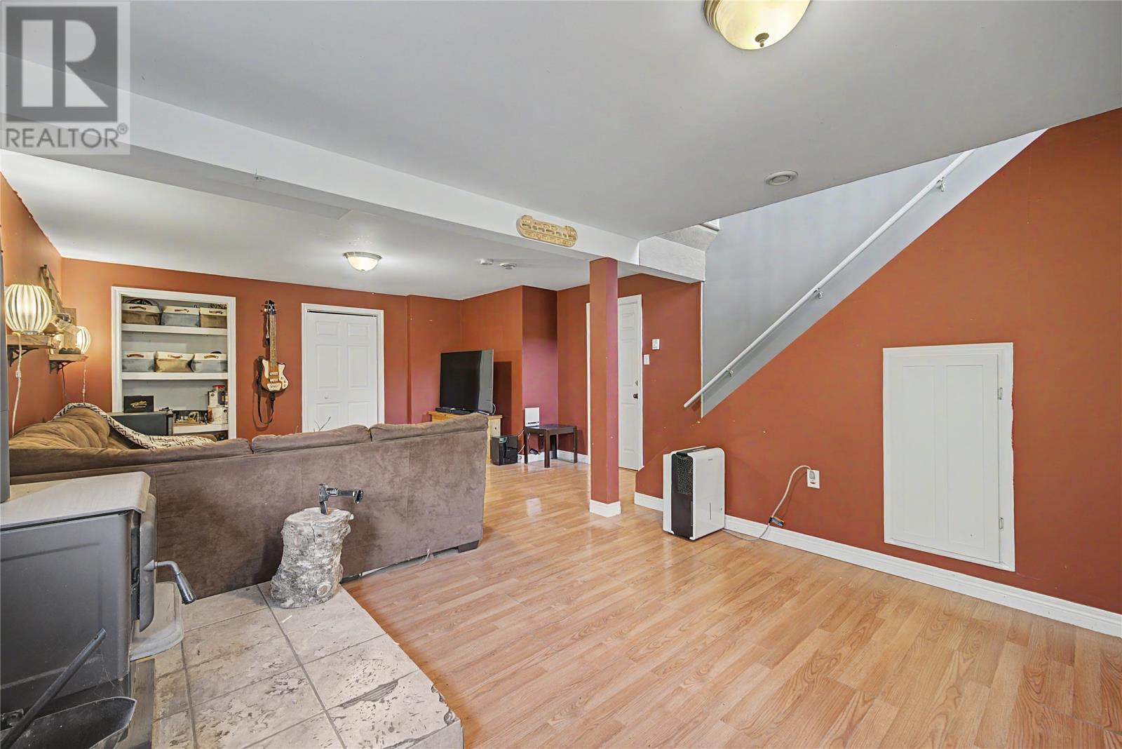 24 Peter's Place - 24