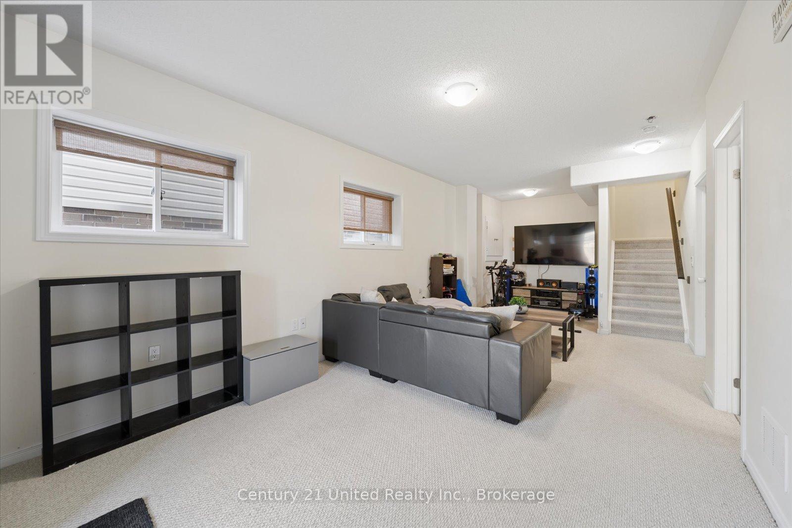 425 FLORENCE DRIVE - 40