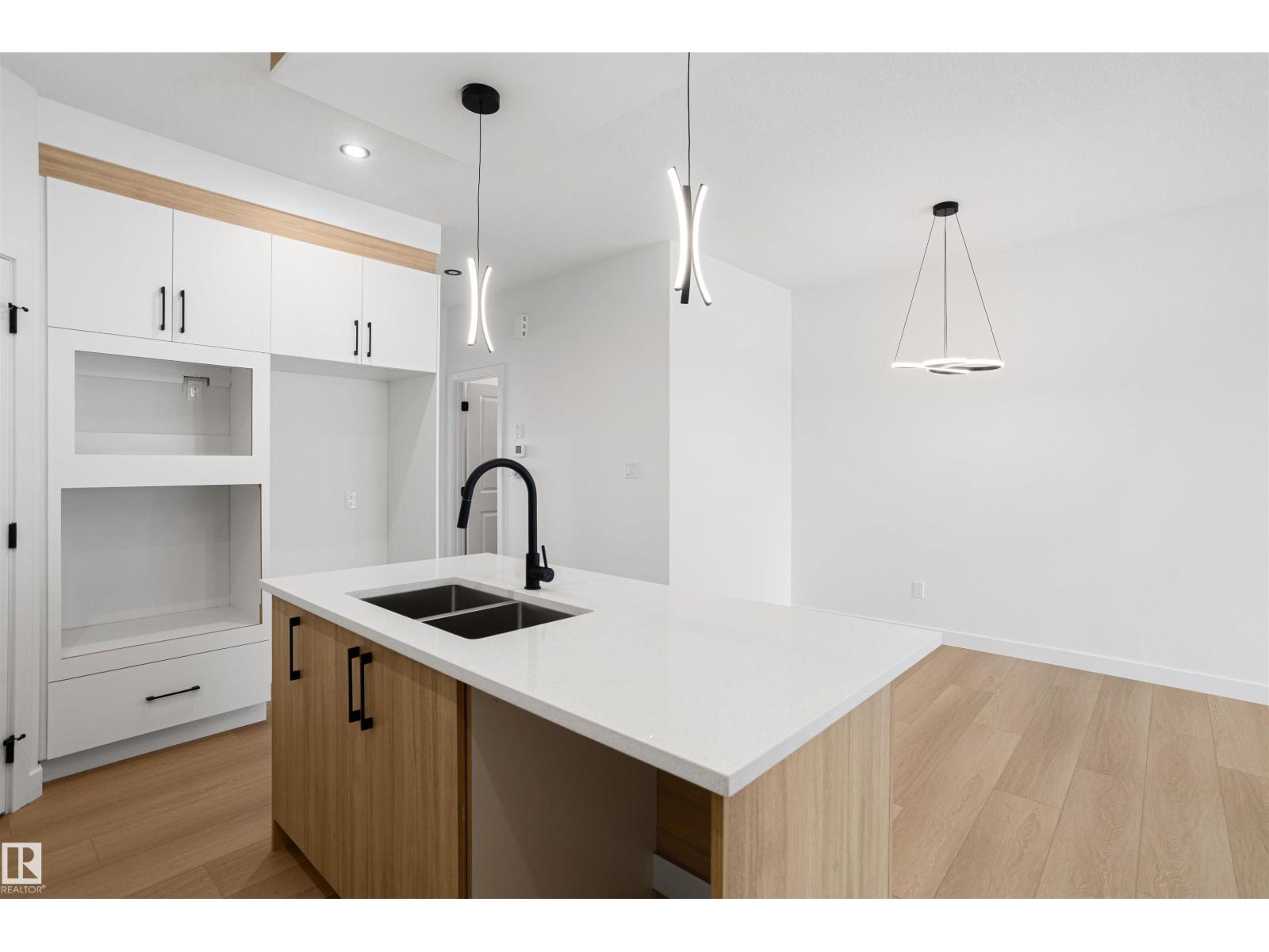 1508 209 ST NW - 11