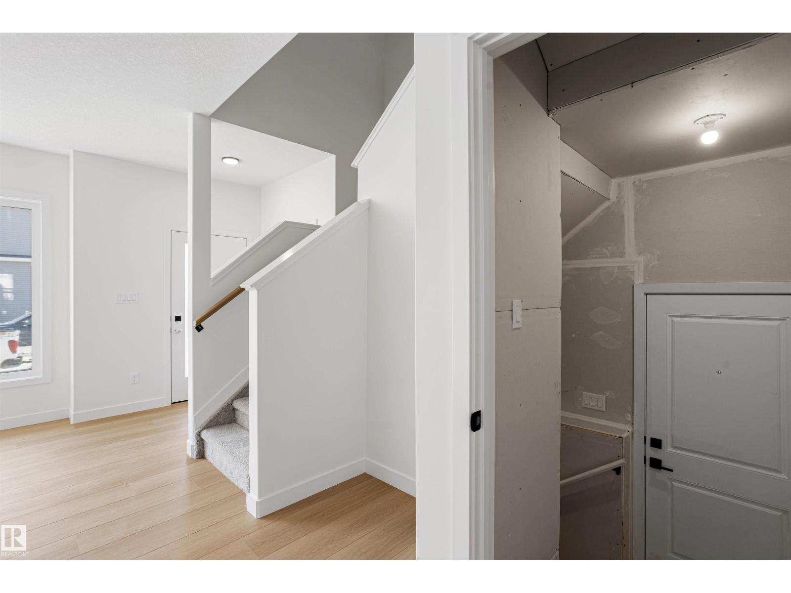 1508 209 ST NW - 20
