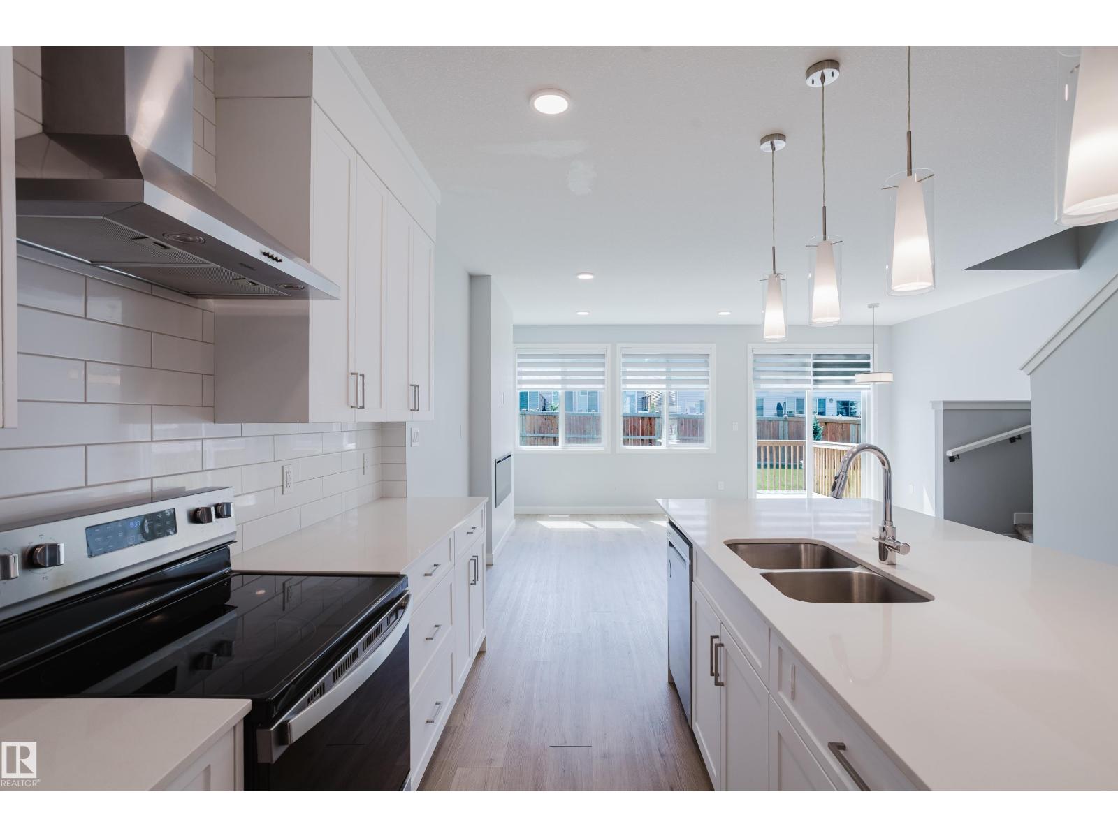 3883 CHRUSTAWKA PL SW - 9