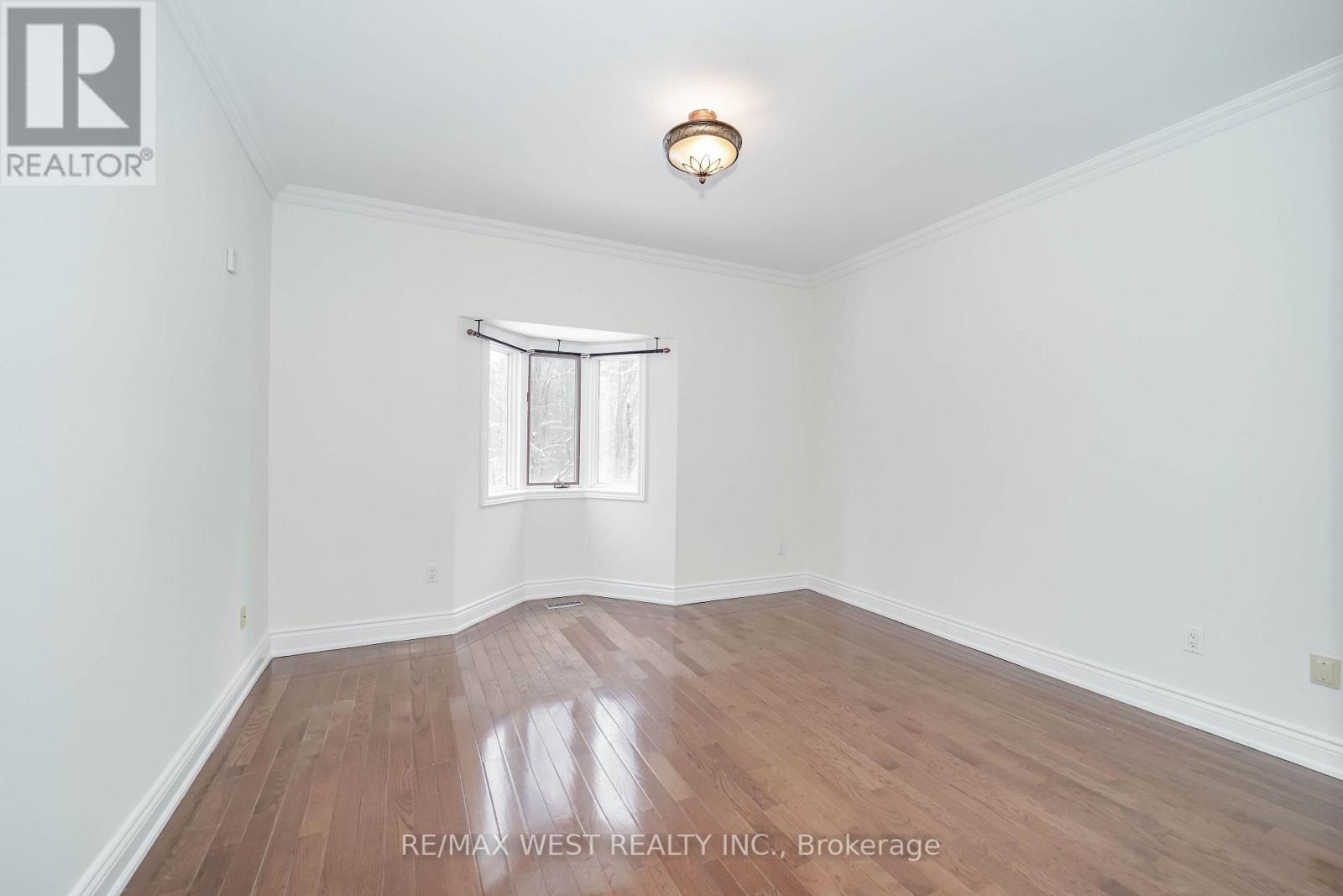 81 WOODVIEW DRIVE - 16