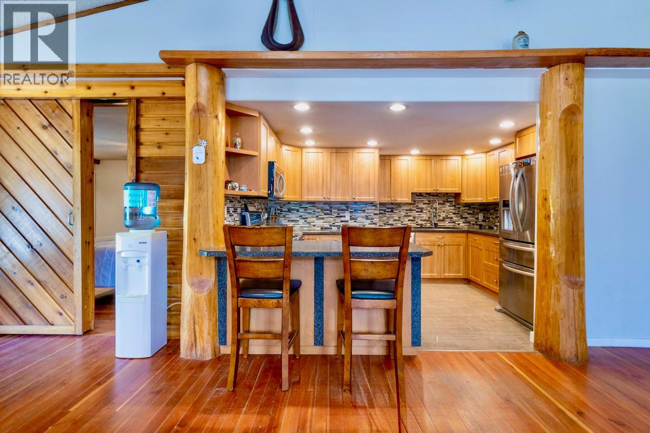 5327 Squilax-Anglemont Road - 23