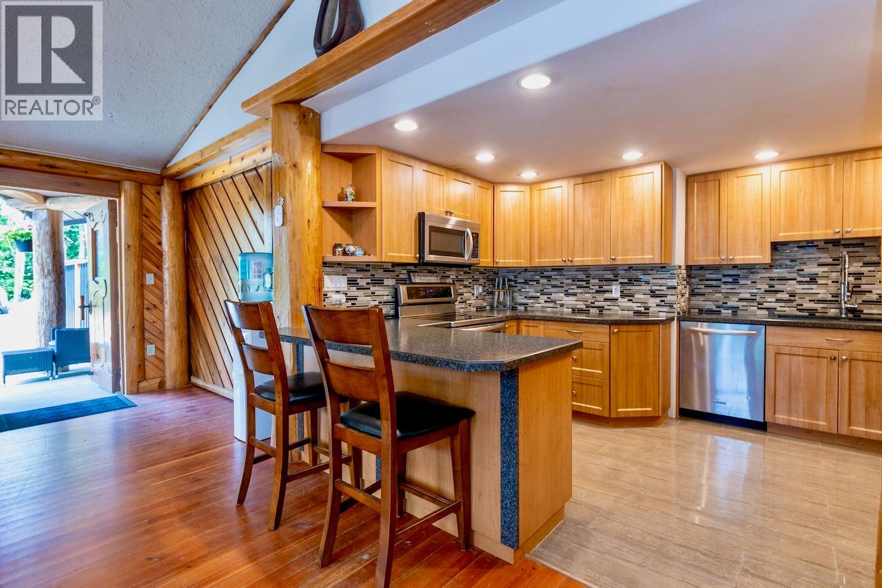 5327 Squilax-Anglemont Road - 22