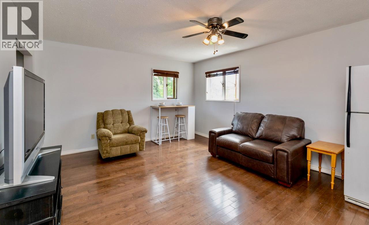 5327 Squilax-Anglemont Road - 53