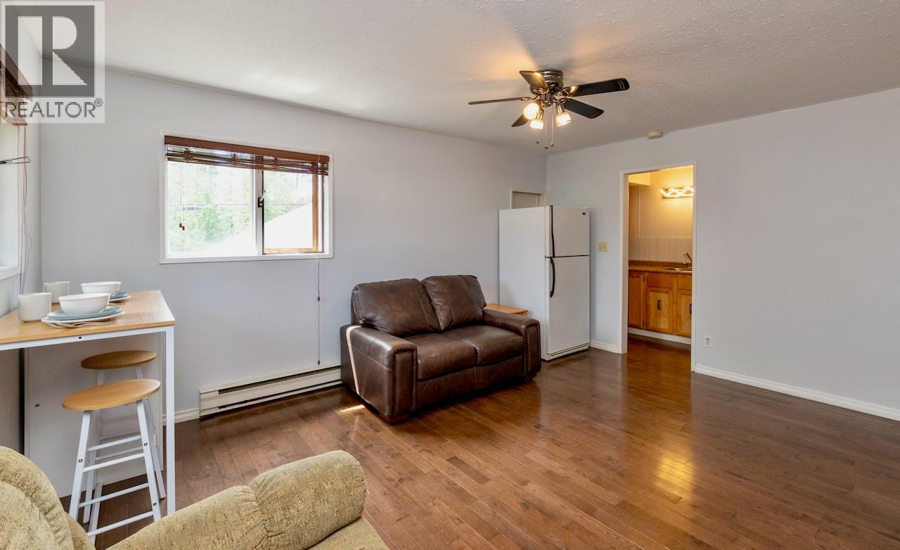5327 Squilax-Anglemont Road - 54