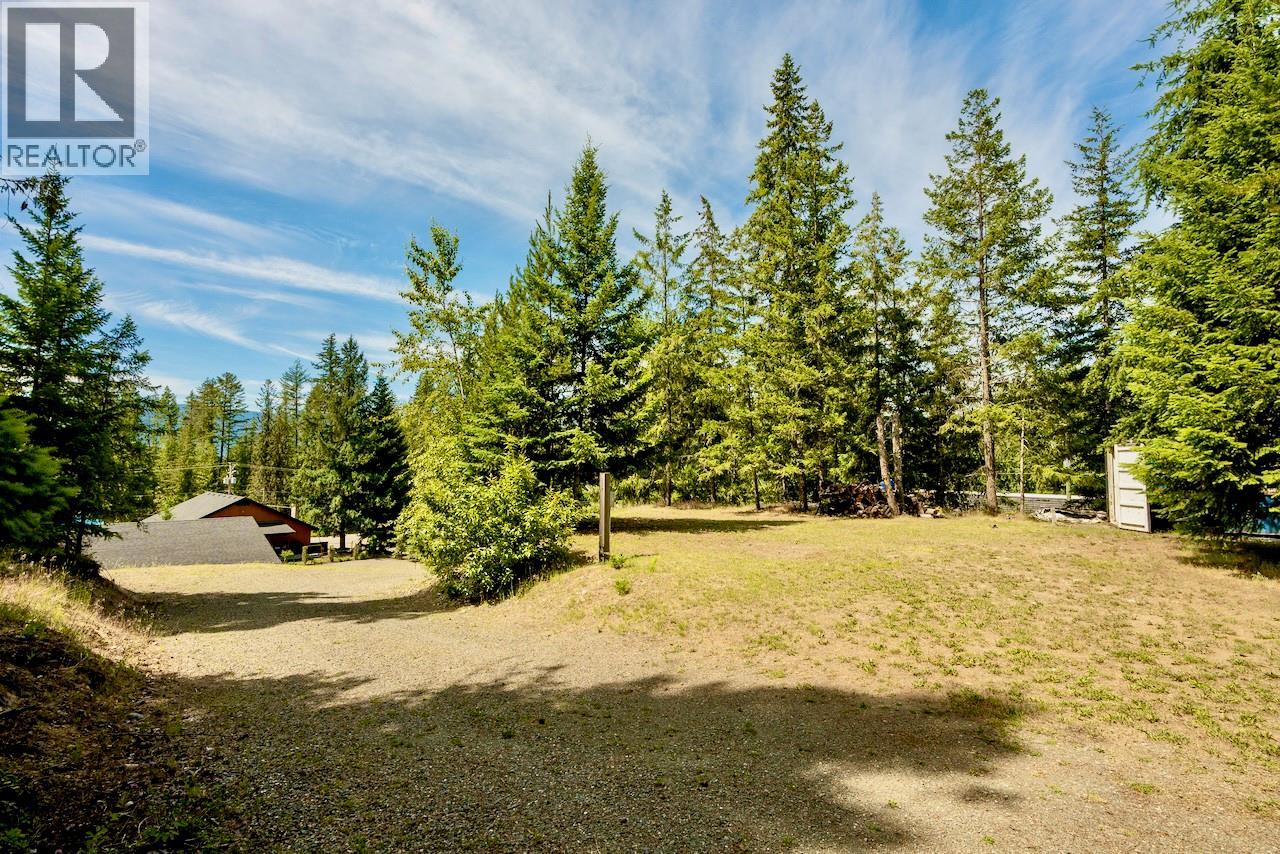 5327 Squilax-Anglemont Road - 11