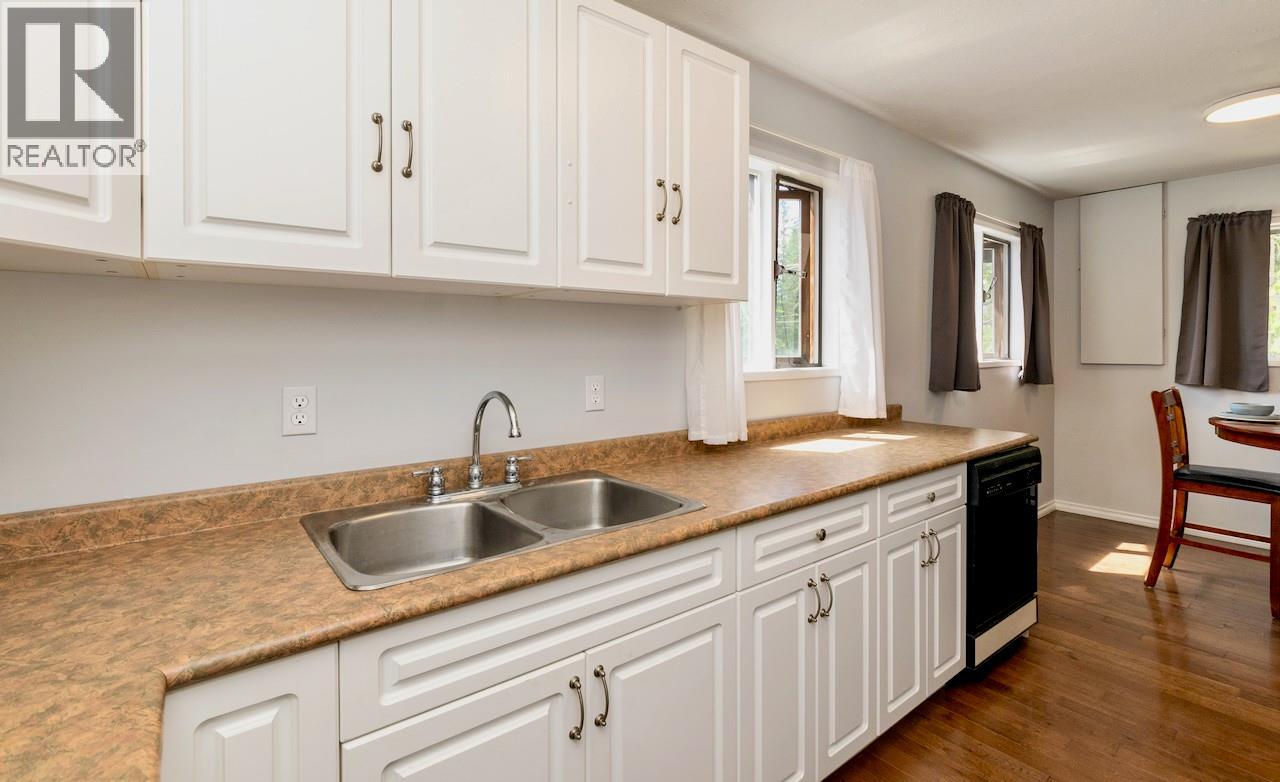 5327 Squilax-Anglemont Road - 49