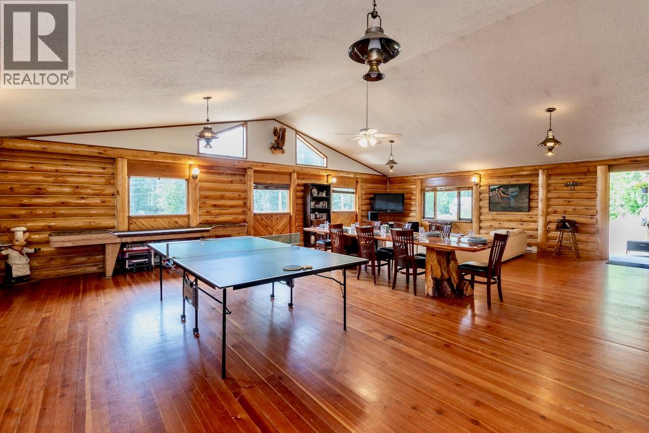 5327 Squilax-Anglemont Road - 16
