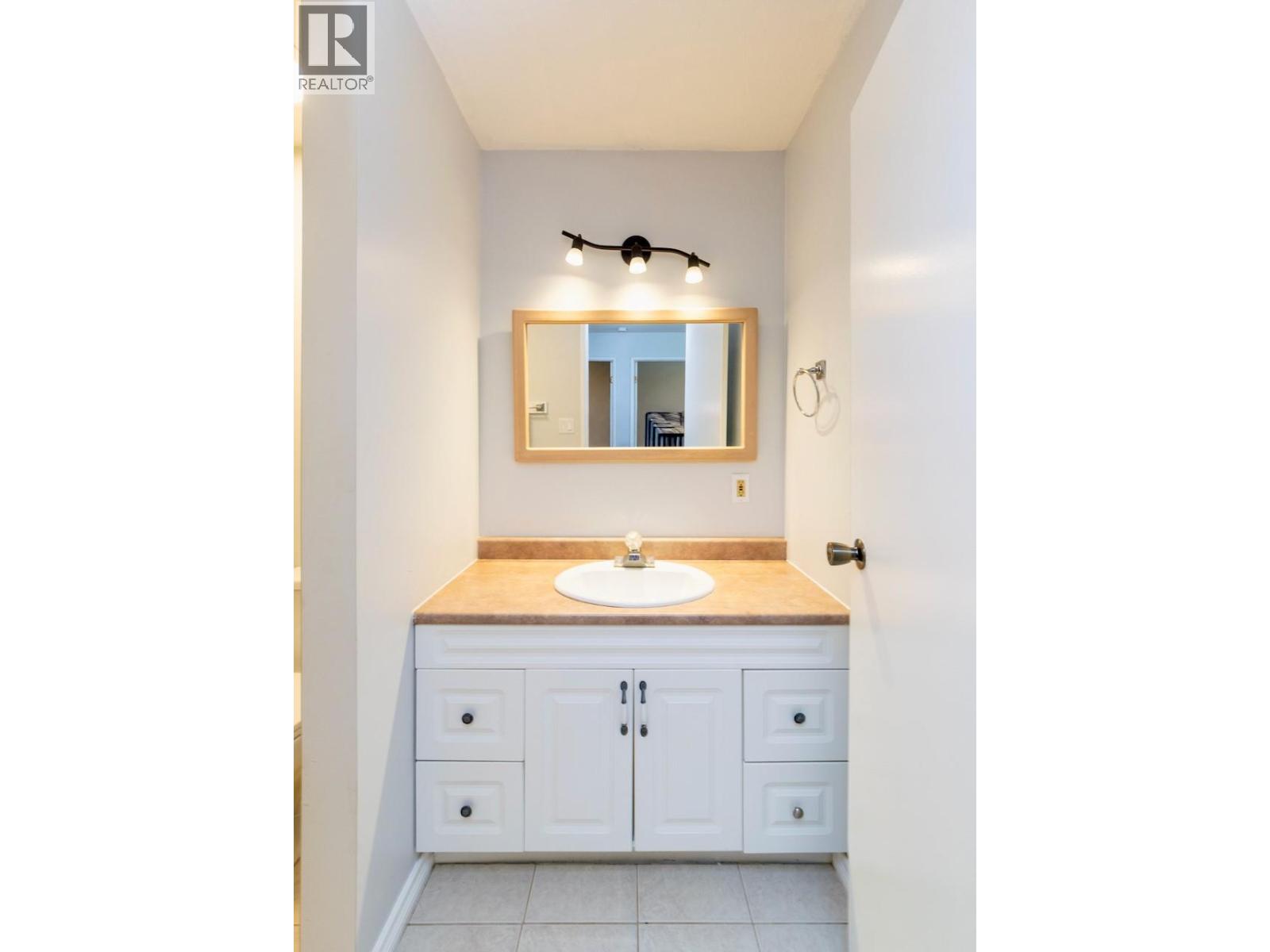 5327 Squilax-Anglemont Road - 52