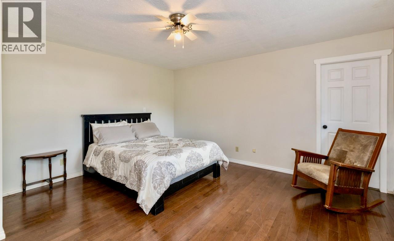 5327 Squilax-Anglemont Road - 58