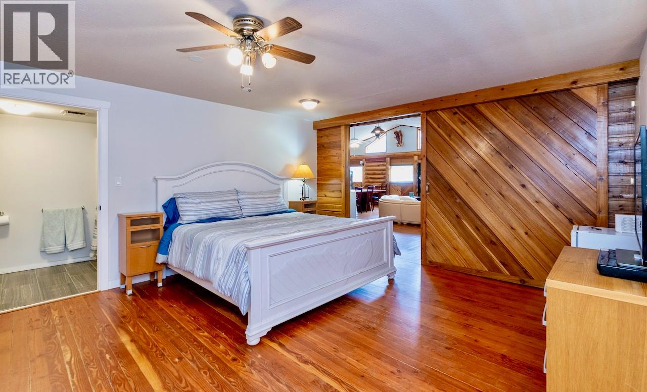 5327 Squilax-Anglemont Road - 35