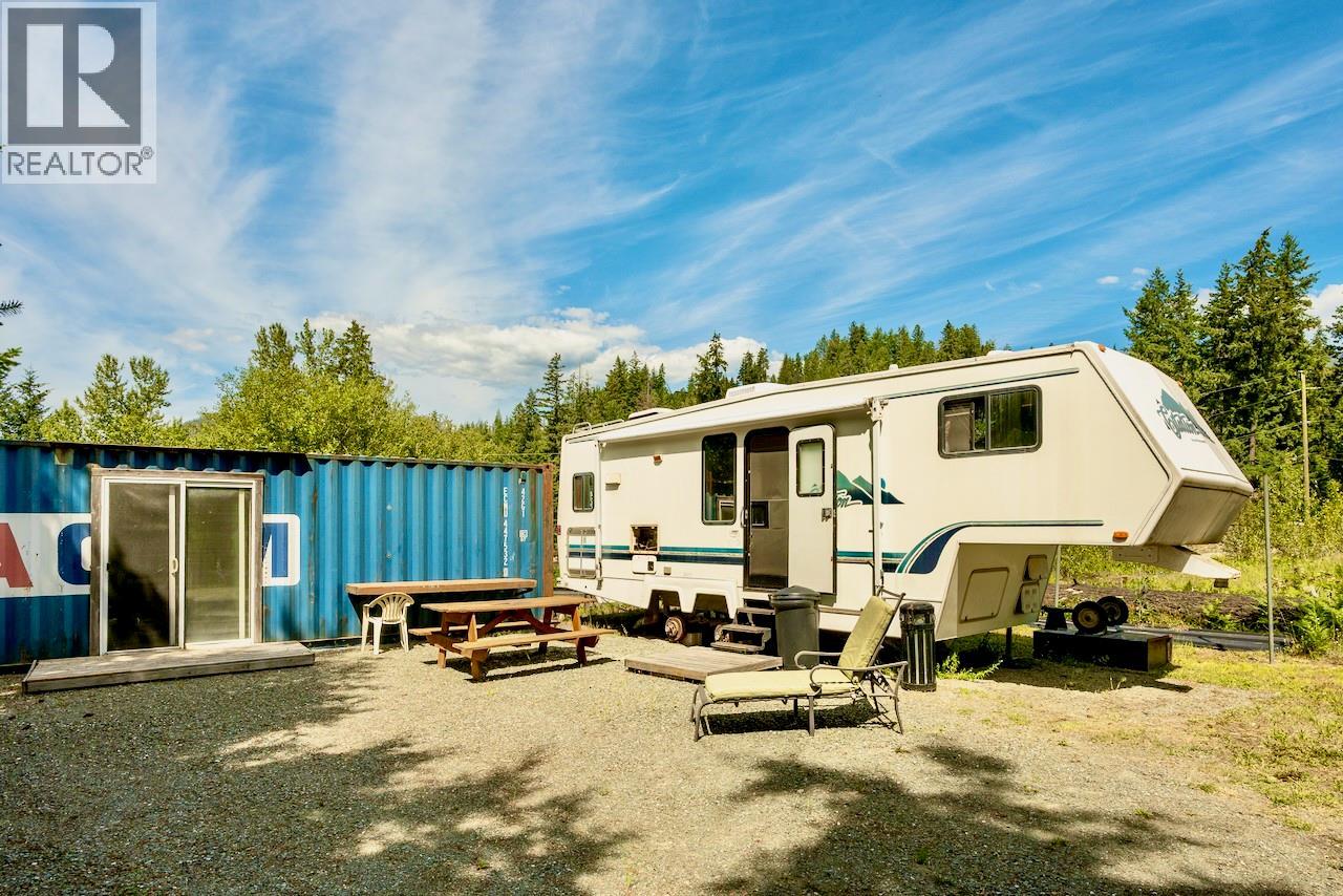 5327 Squilax-Anglemont Road - 84