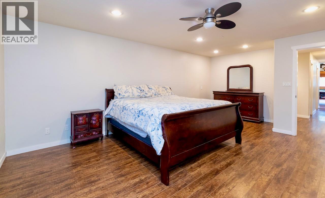 5327 Squilax-Anglemont Road - 30