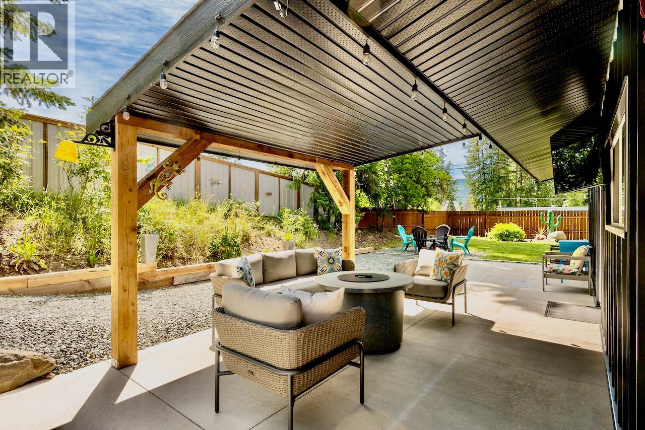 5327 Squilax-Anglemont Road - 75