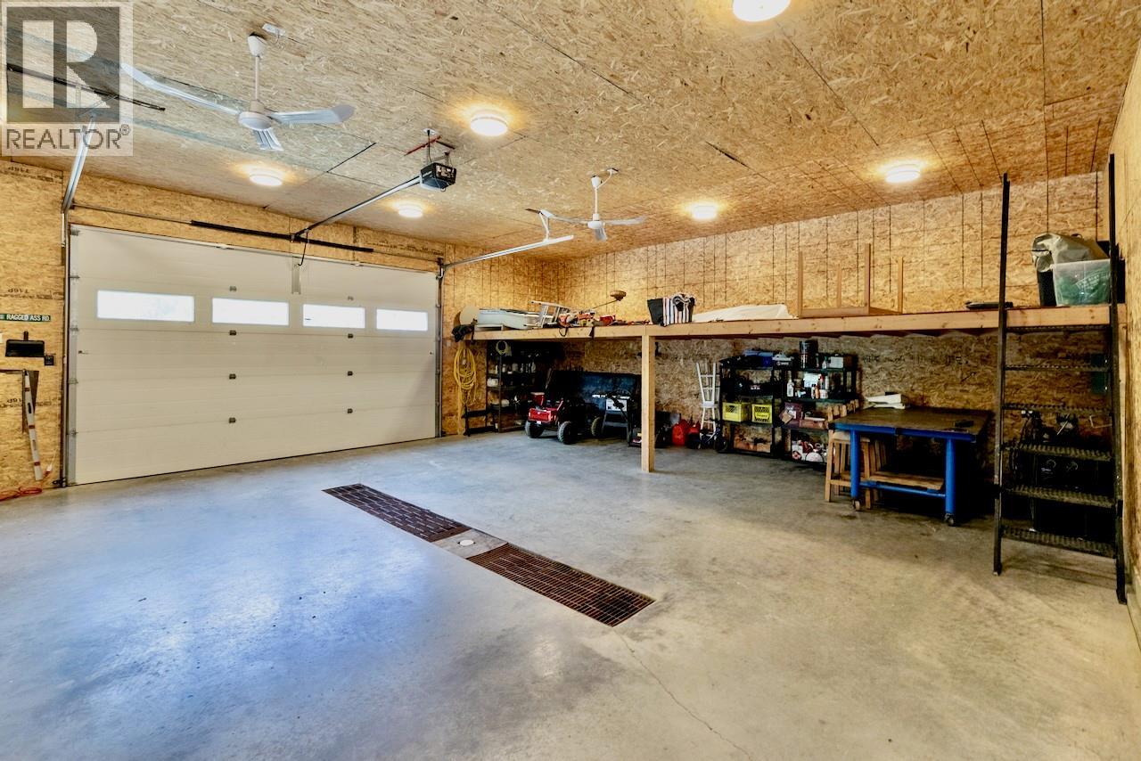 5327 Squilax-Anglemont Road - 81