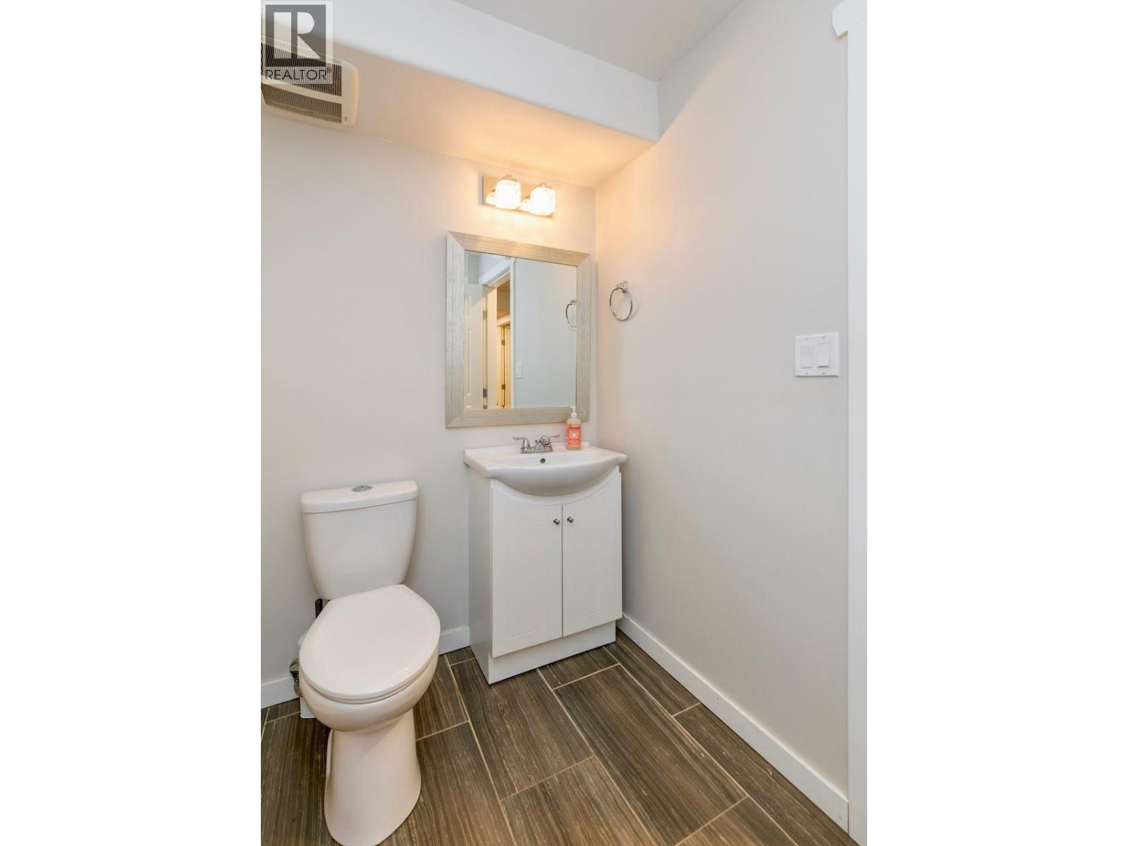 5327 Squilax-Anglemont Road - 41