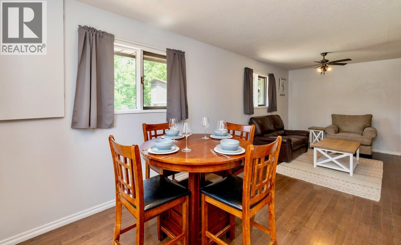 5327 Squilax-Anglemont Road - 47