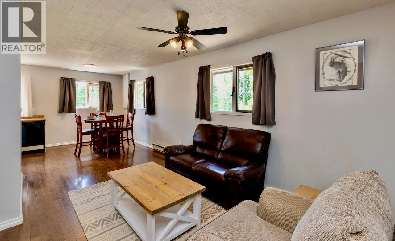 5327 Squilax-Anglemont Road - 43