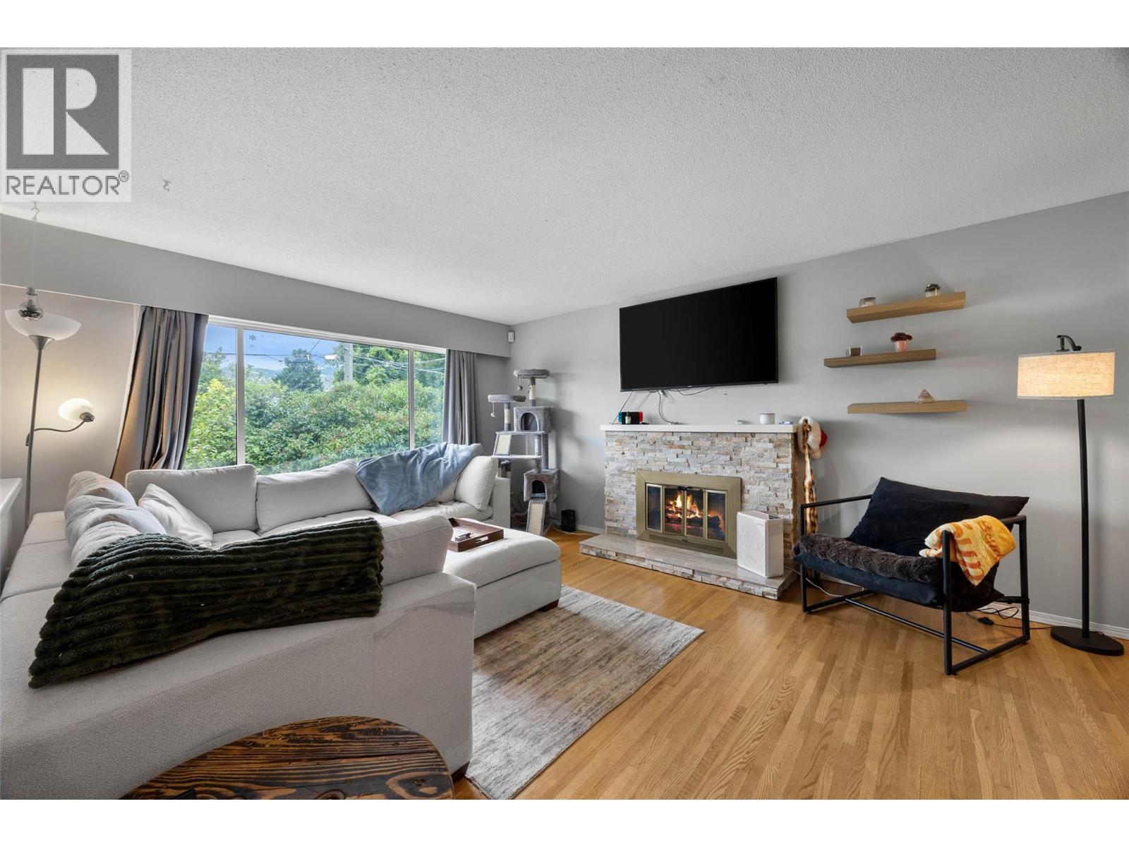 740 Sherwood Drive - 3