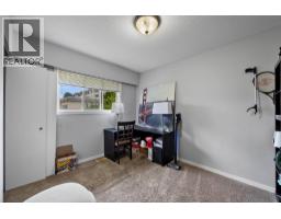 4pc Ensuite bath - 740 Sherwood Drive, Kamloops, BC V2B4E5 Photo 12
