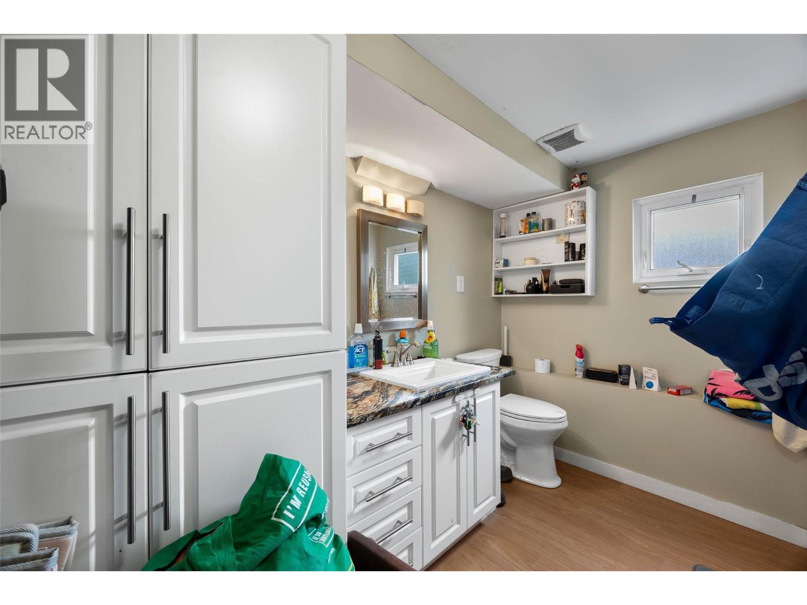 740 Sherwood Drive - 33