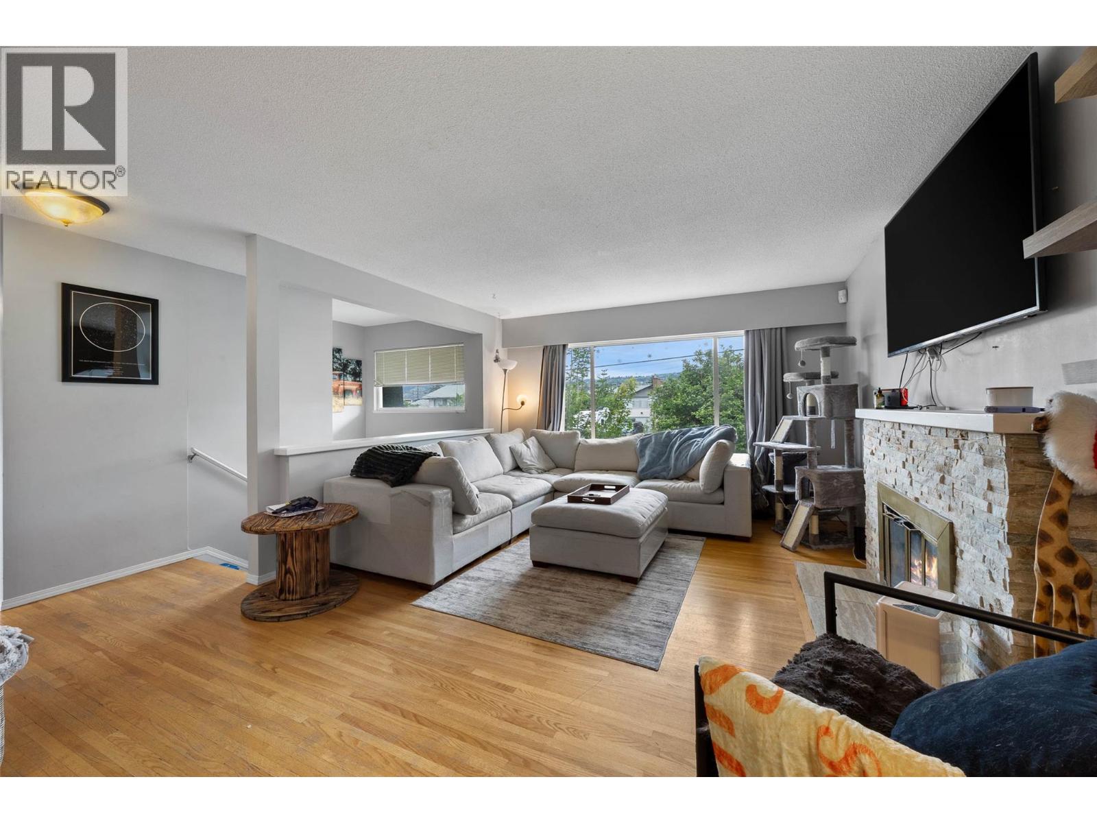 740 Sherwood Drive - 2