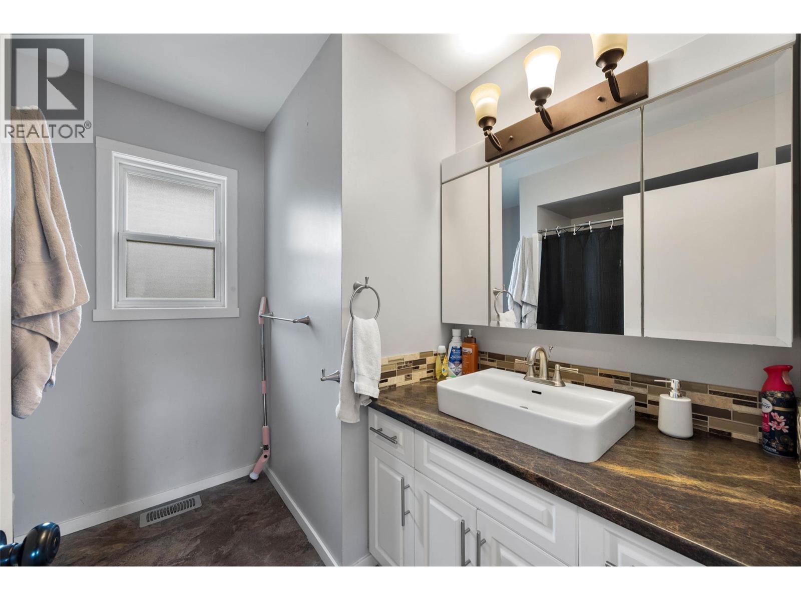 740 Sherwood Drive - 11
