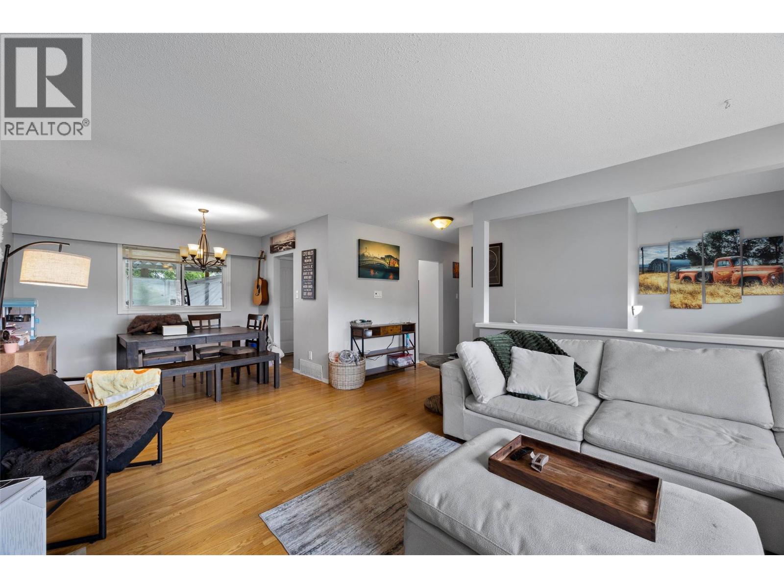 740 Sherwood Drive - 4