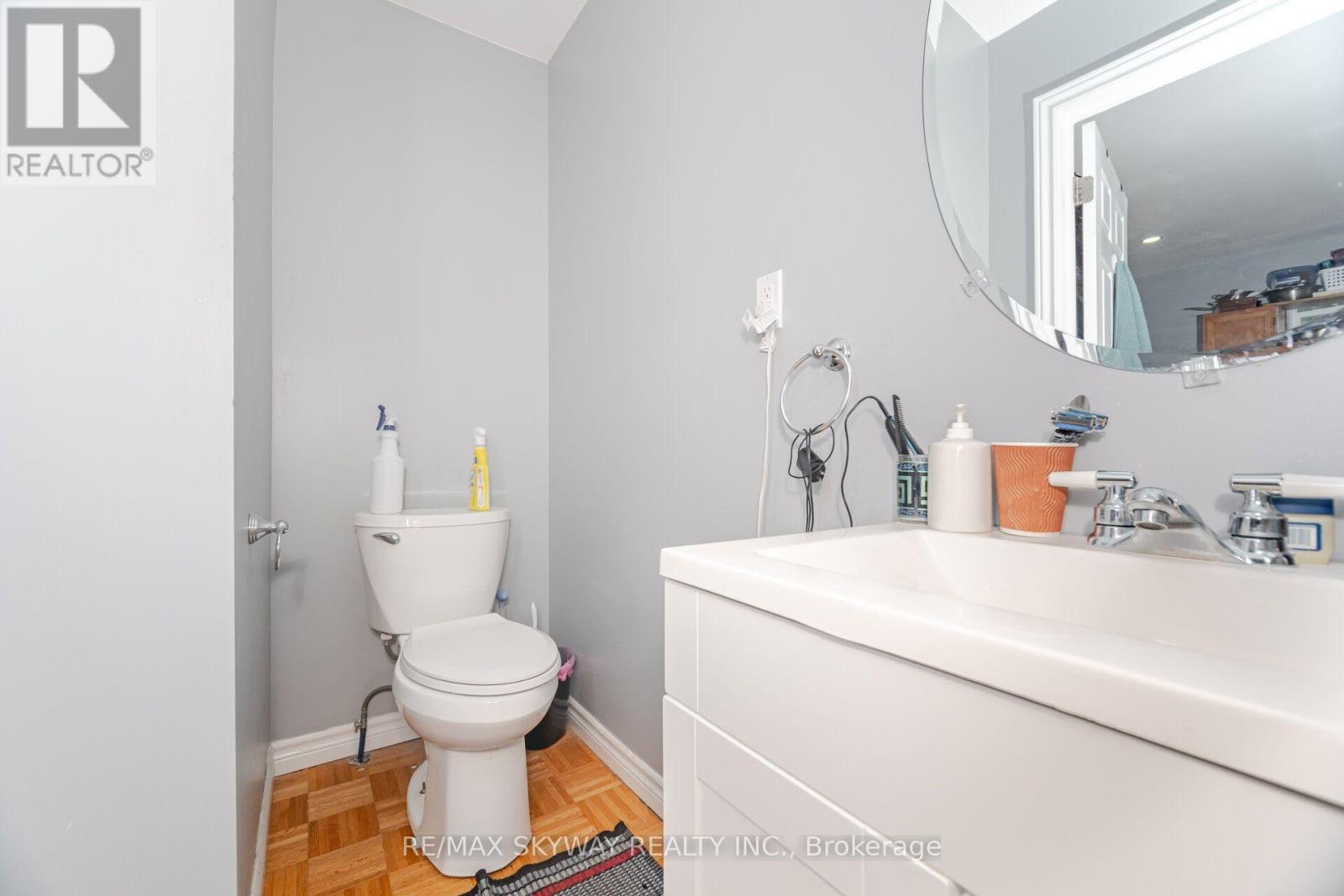 102 QUEEN STREET S - 36