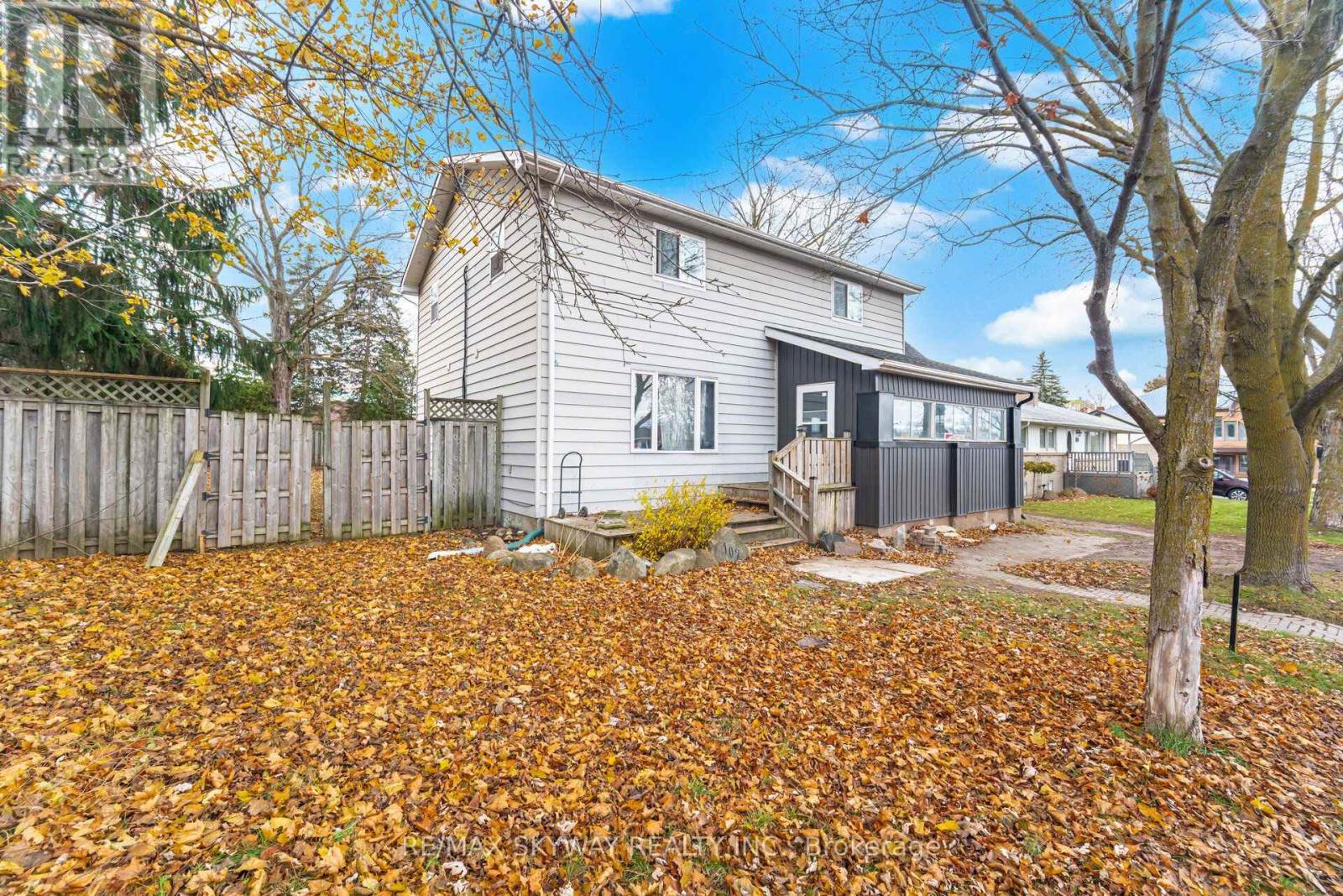 102 QUEEN STREET S - 50