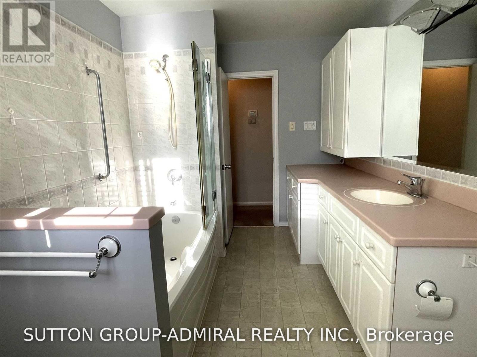 86 HAMILTON DRIVE - 16