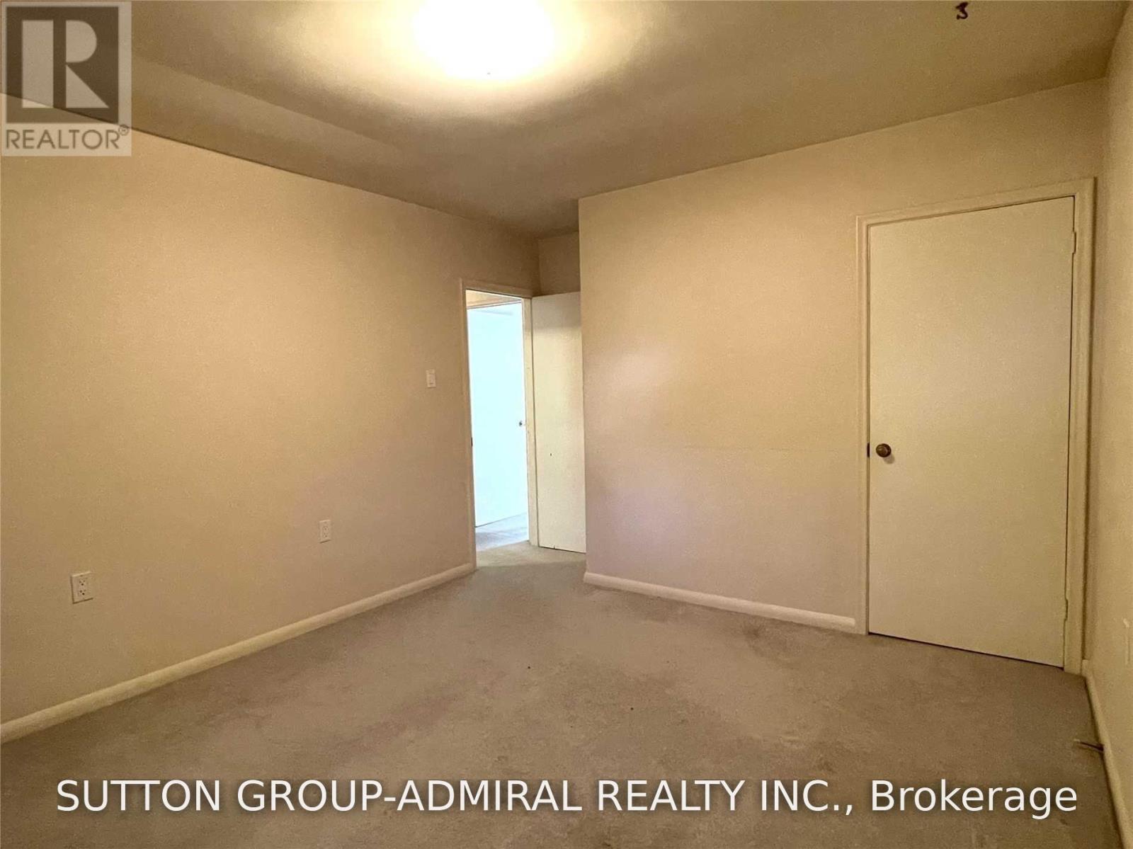 86 HAMILTON DRIVE - 21