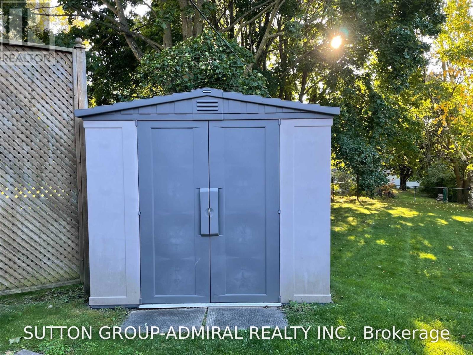 86 HAMILTON DRIVE - 30