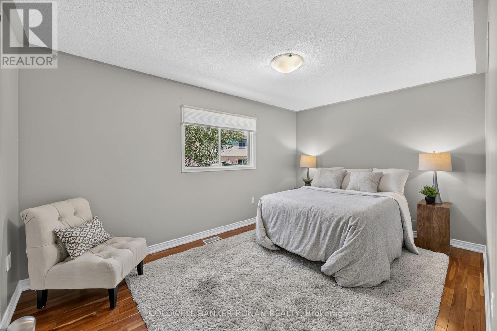 61 DARLING CRESCENT - 13