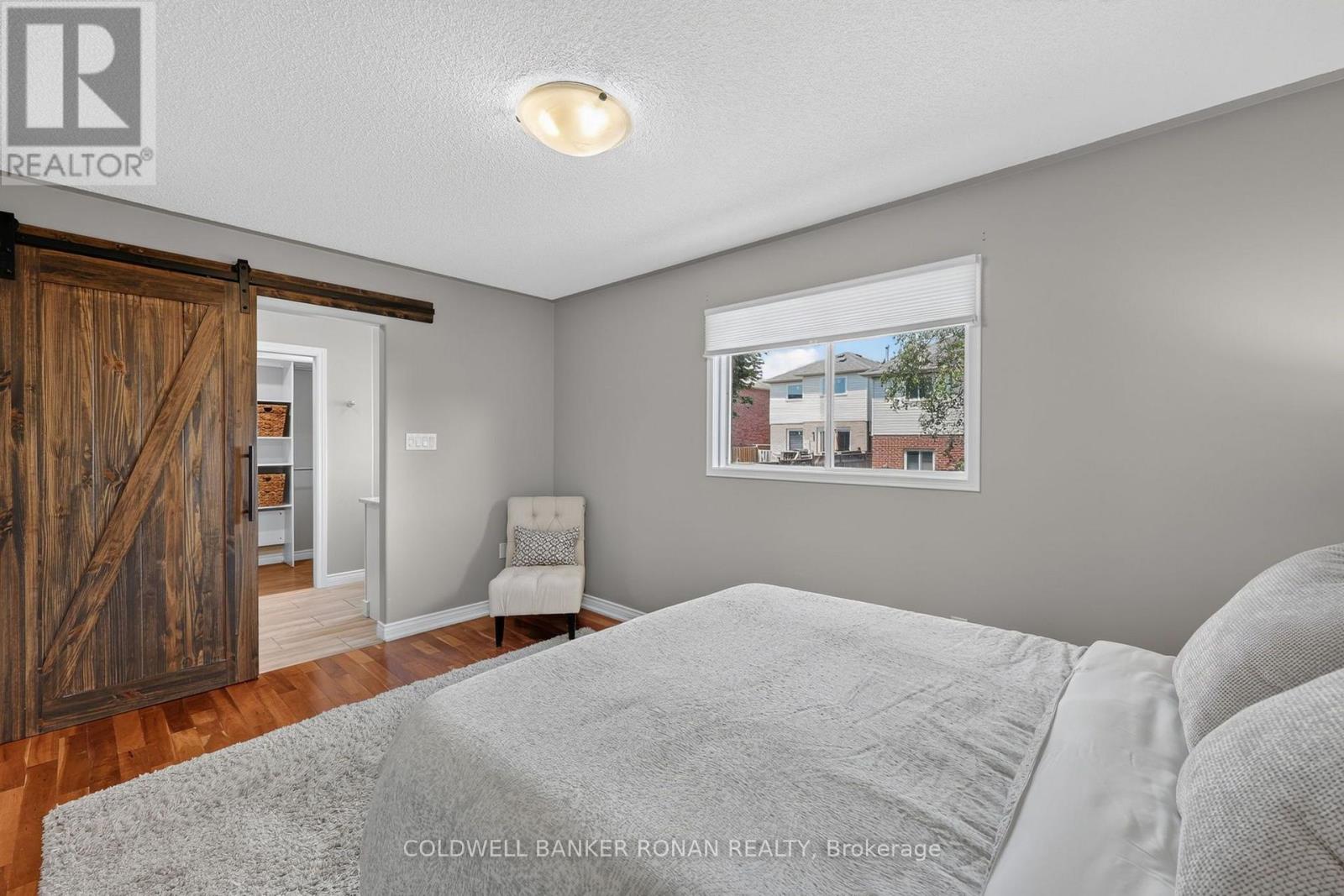 61 DARLING CRESCENT - 14