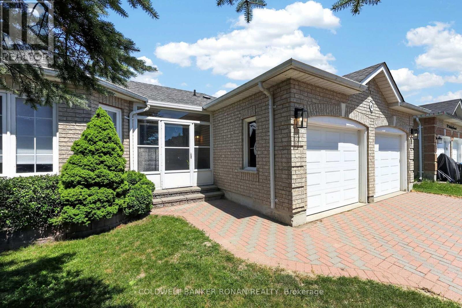 61 DARLING CRESCENT - 2