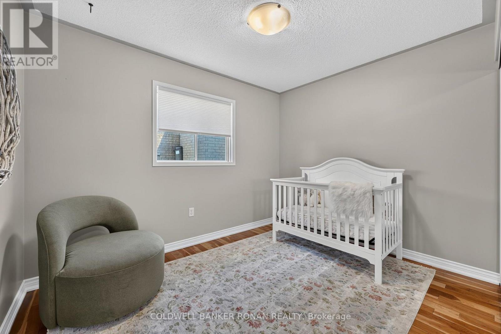61 DARLING CRESCENT - 20